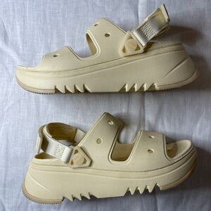 CROCS Hiker Xscape Cream Platform Sandals